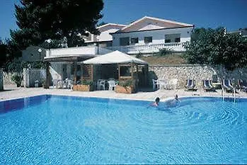 Carabella Hotel apartamentowy 3*